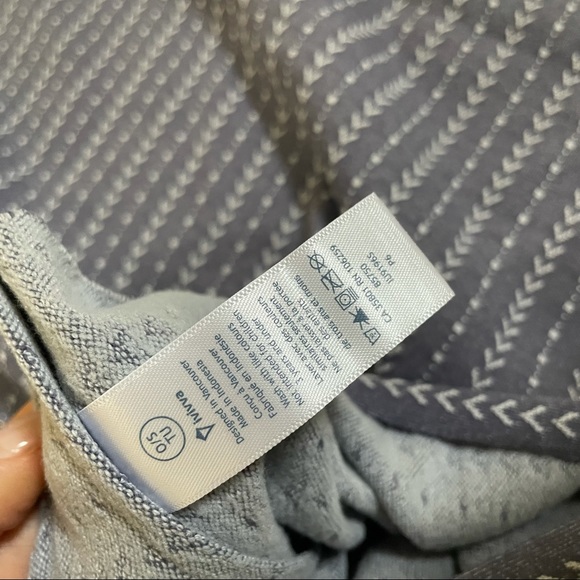 Ivivva Lululemon purple Infiniti village scarf grey striped buttons girls arrows - Picture 6 of 7